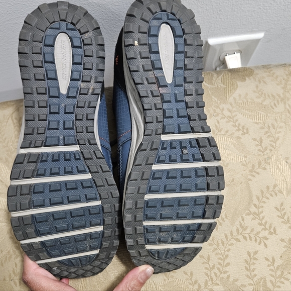 Skechers Men's Escape Plan Sneakers - Black and Gray - Picture 4 of 6